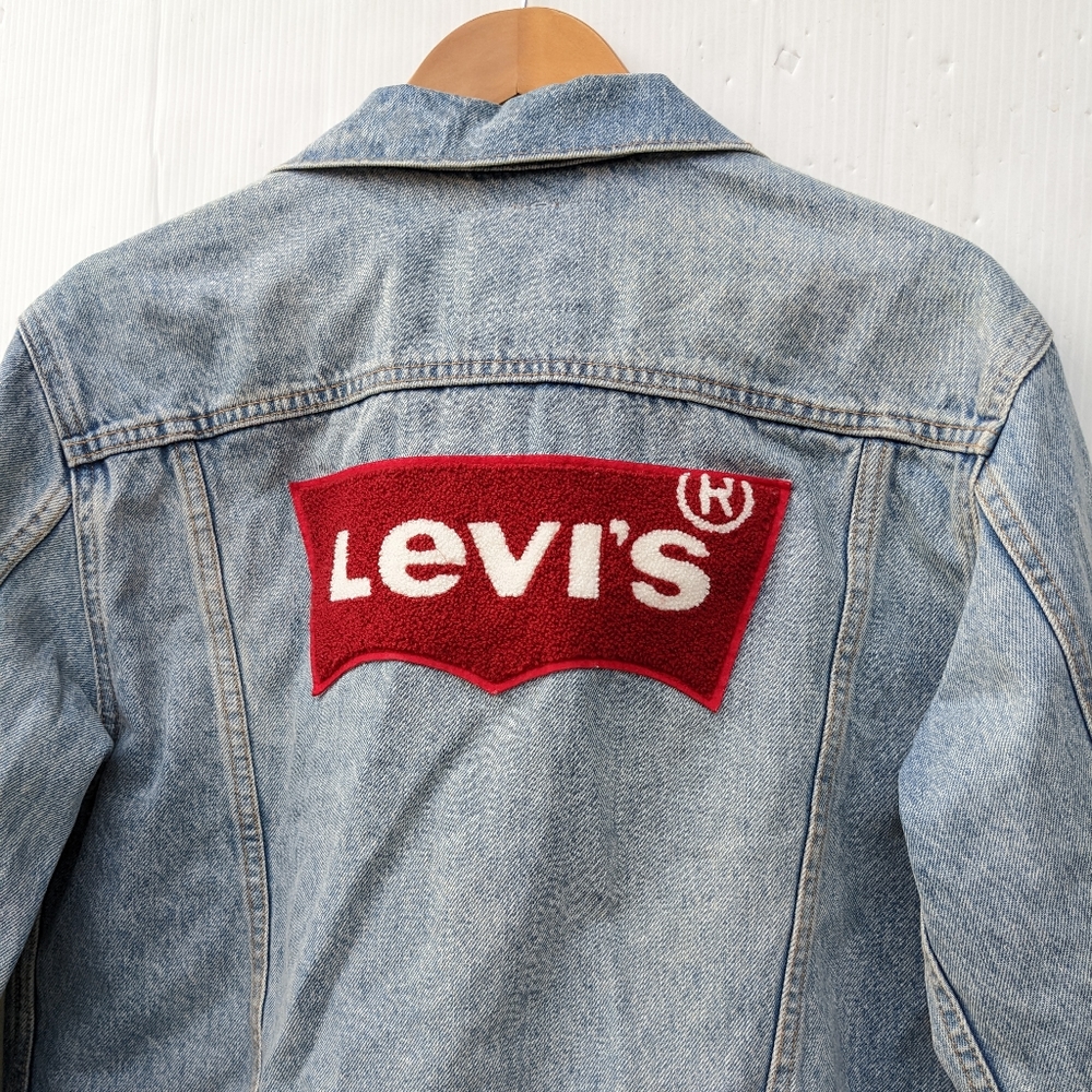 LEVI’S Ex Boyfriend Denim Logo Trucker Jacket - Picture 7 of 12